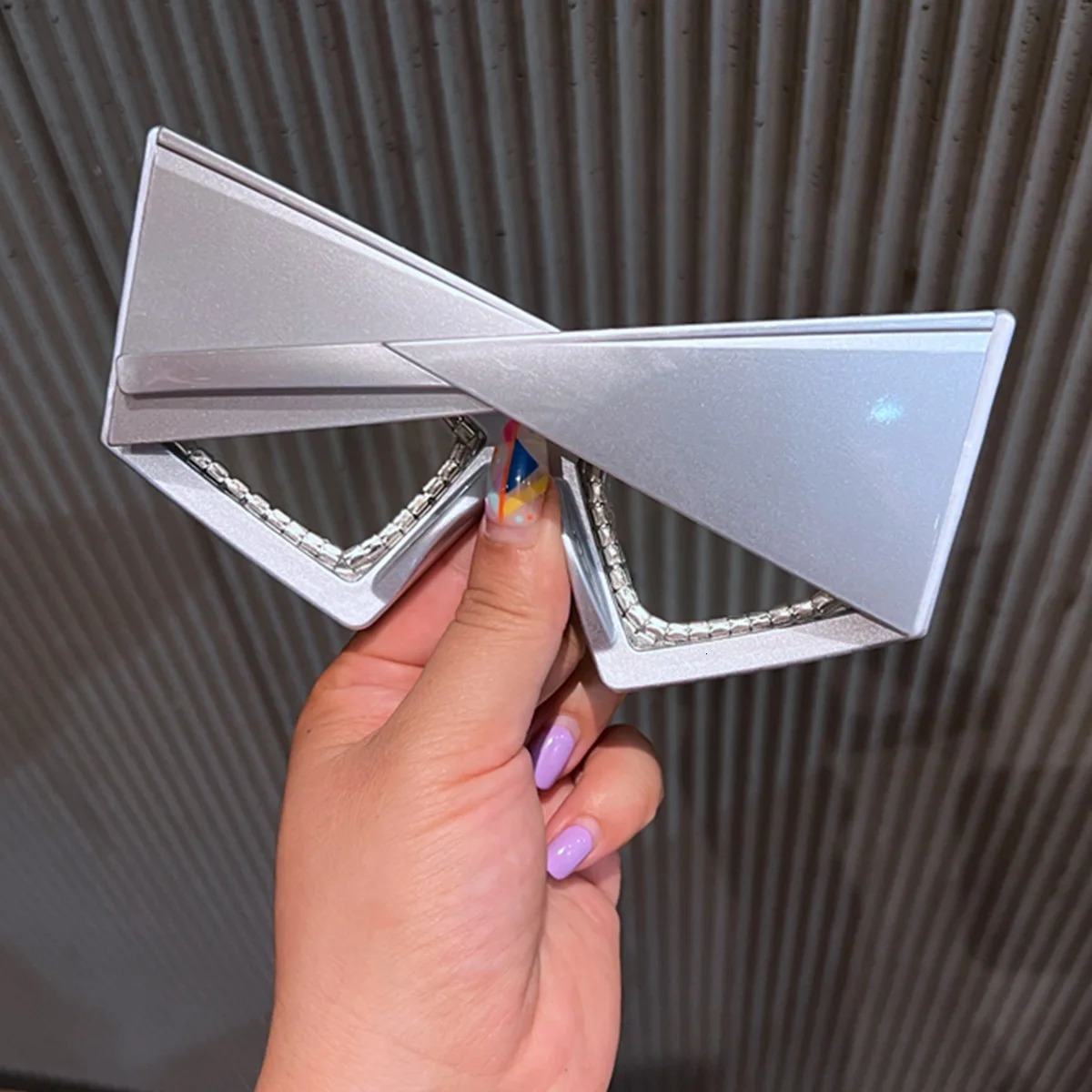 2024 Personalized Large Format Cat Eye Diamond Inlaid Sunglasses Y2K Hip Hop Netroots Beach Party Sunglasses 241206