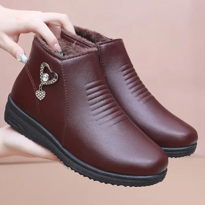 Leather winter boots fashionable womens ankle plush warm with metal mother shoes anti slip short Botas De Mujer 241206