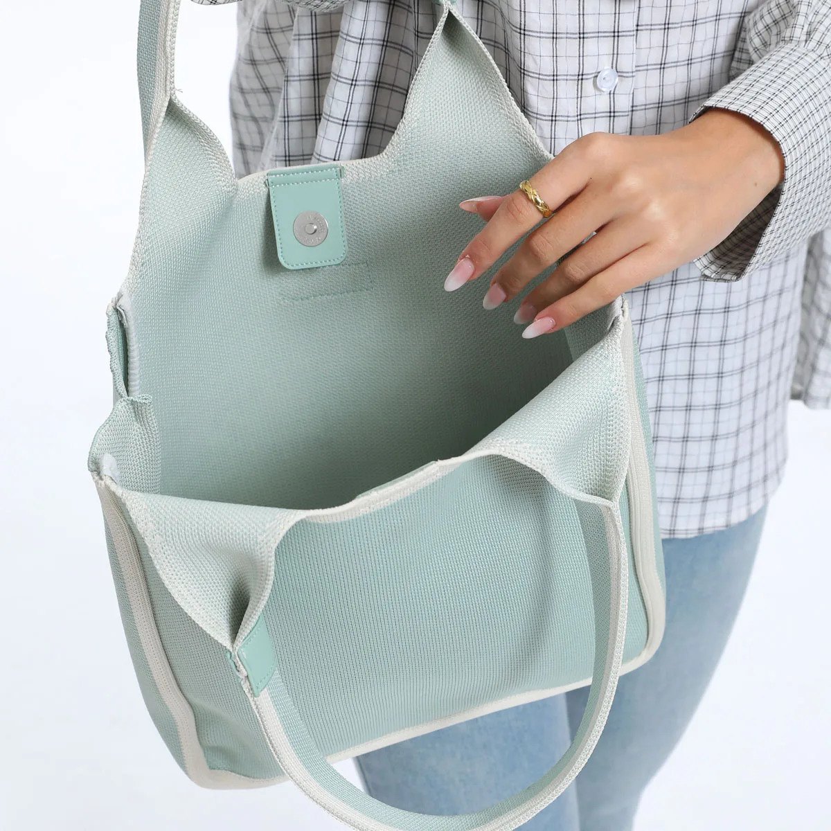 Large capacity portable womens handbag womens white-collar worker shoulder bag fashionable womens handbag 241205