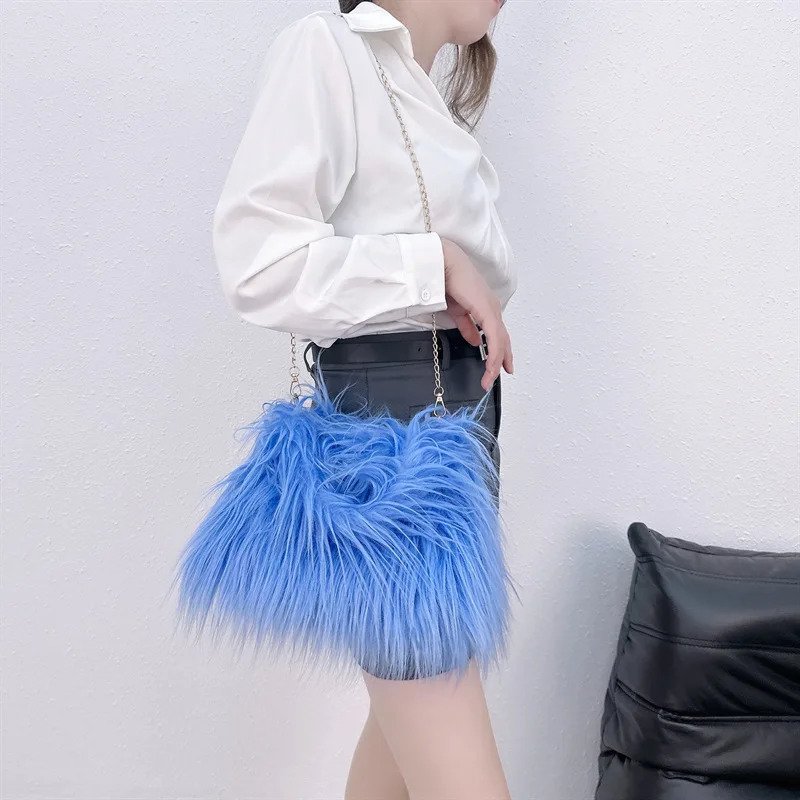 Chain Womens Soft Plush Shoulder Bag Cool Artificial Fur Womens Handbag Long Hair Womens Fur Cross Bag 241206