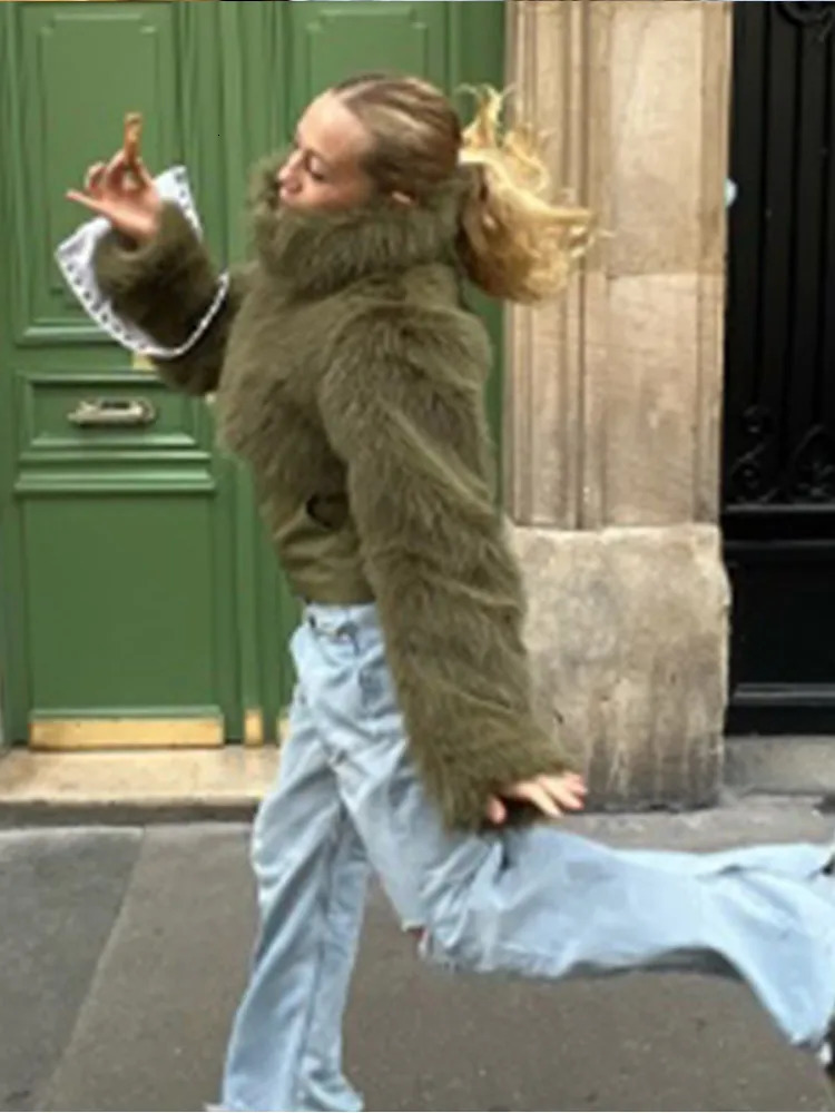 Chic Green Patchwork Faux Fur Coat Women Fashion Stand Collar Long Sleeve Warm Short Top Female Winter High Streetwear 241206