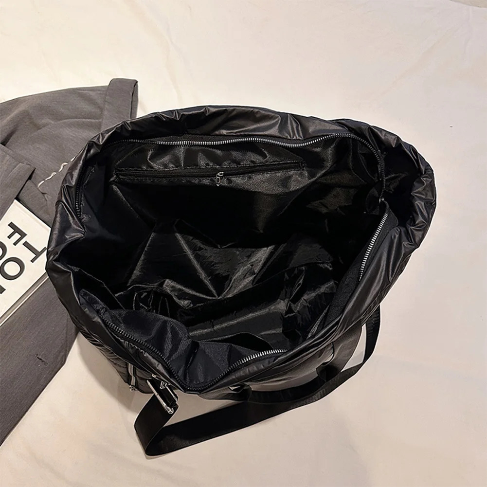 Puffer Gym Handbag Womens Large Capacity Bedding Puffy Handbag Down Cross Bag Winter Cotton Fitness Shoulder Bag 241205