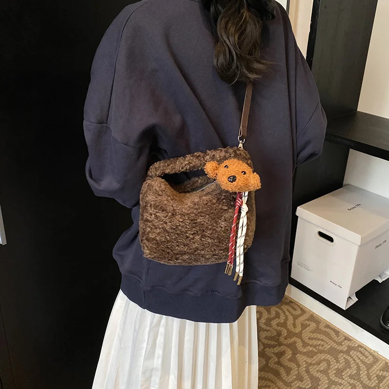 Plush Wool Handbag Fashion Trend Cute Casual Shoulder Messenger Womens Bag 241205