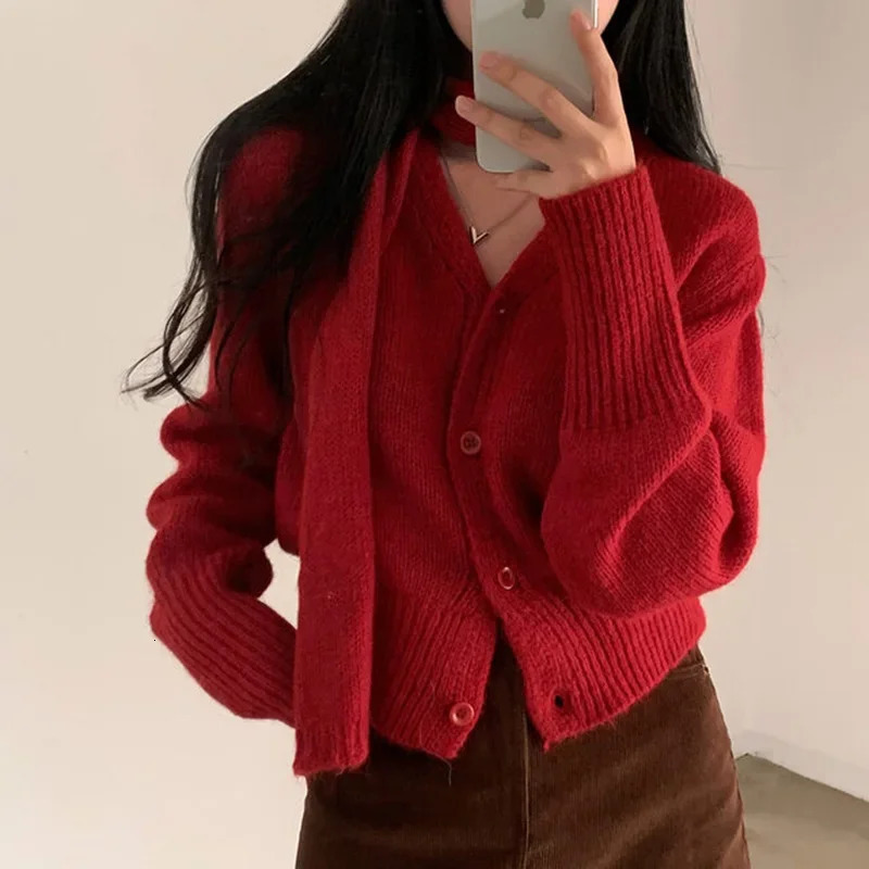 Simple Christmas set knitted cardigan wool sweater for women French chic solid scarf long sleeved Vneck womens jacket autumn top 241206