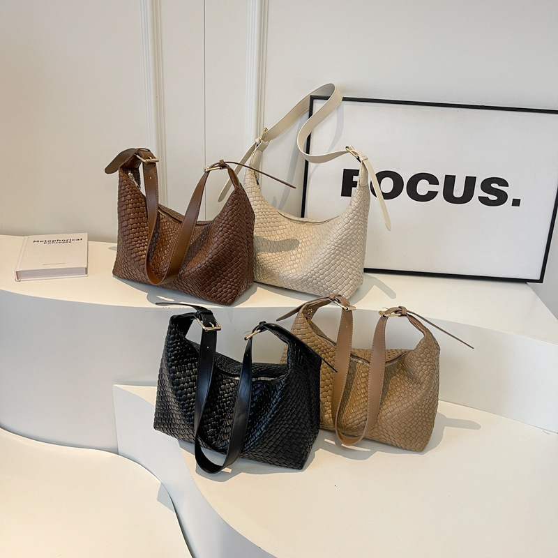 New woven shoulder spring and summer, underarm for women, 2024 new versatile bags, fashionable bucket bags