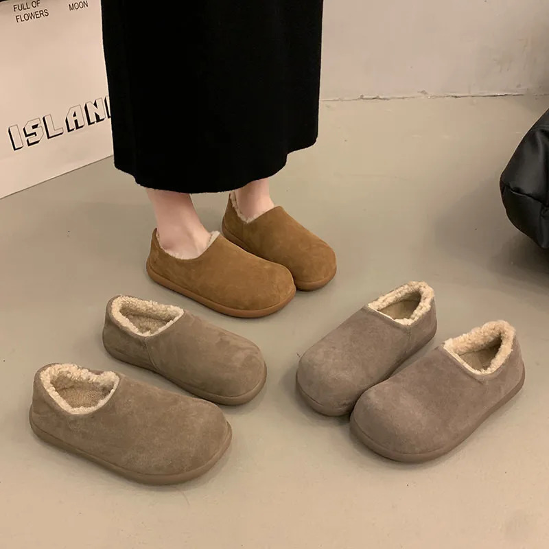 Warm womens soft cushioned shoes for autumn and winter fashionable light slip compact household soled flat 241206