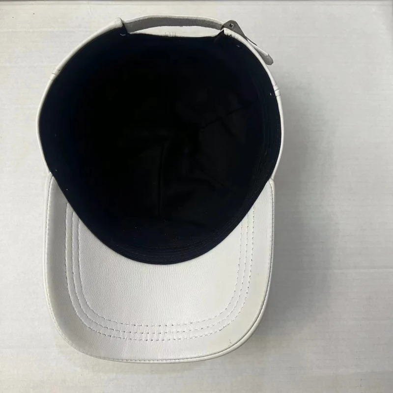 Winter leather white hat mens fashion Korean Kpop 5-panel large Brim baseball cap mens casual travel rock Gorra Beisbol 241206