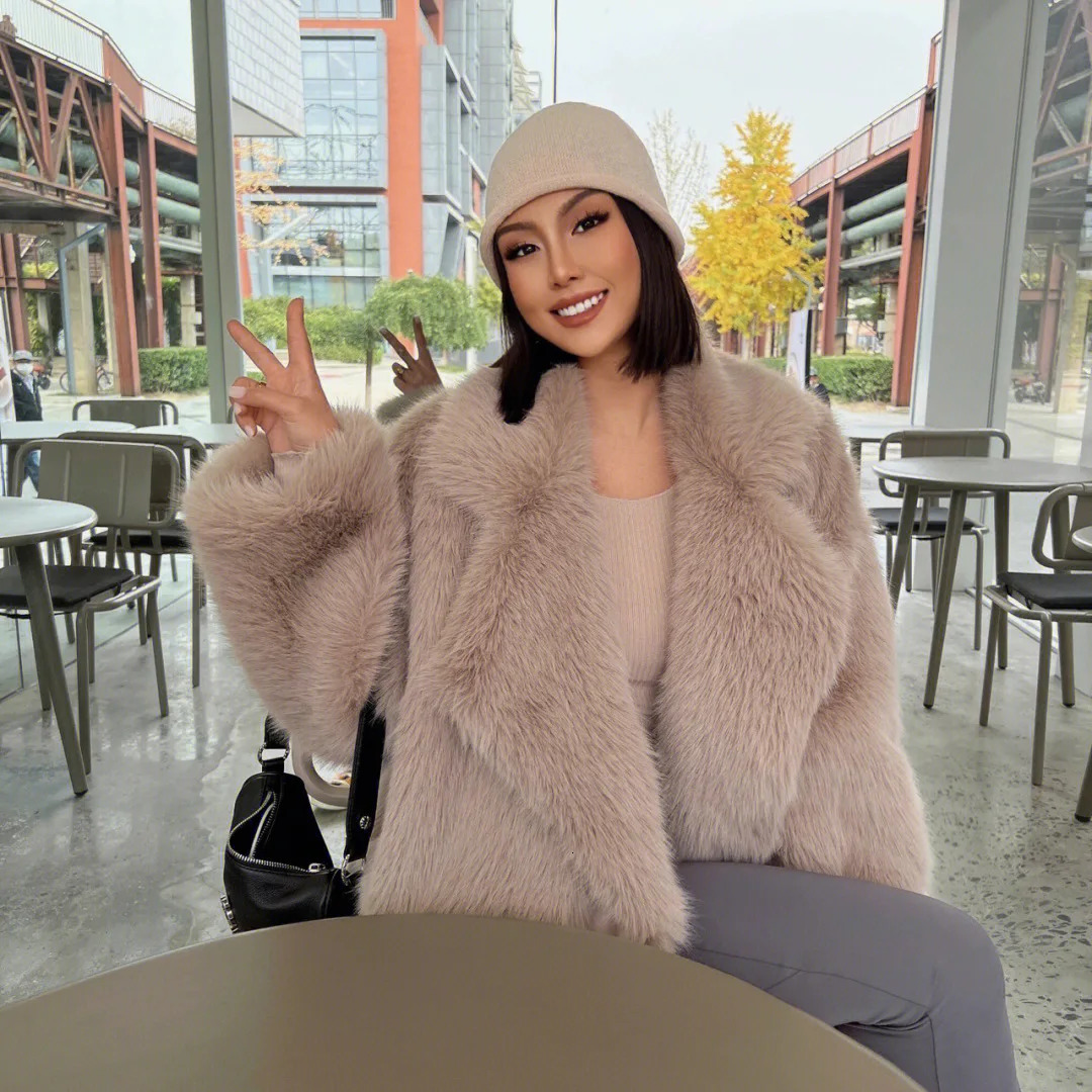 Fashionable street style fox fur coat loose suit collar medium long womens autumn and winter fur coat 241202