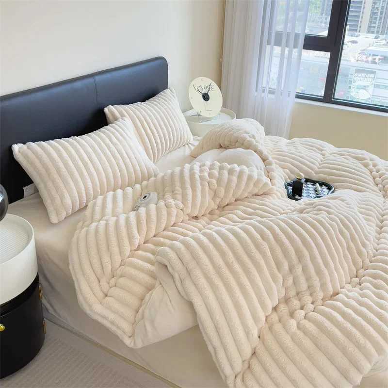 Winter Warm Plush Duvet Cover Set with Bedsheets case 4pcs Couple Quilt Cover Bedspread Velvet Double Bed Bedding SetC250122
