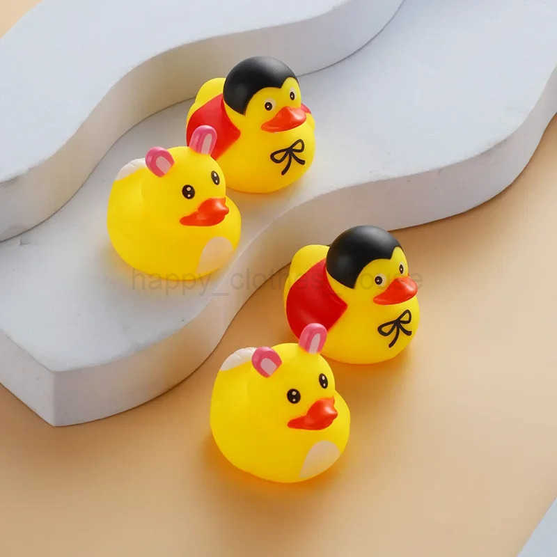 Baby Bath Toys Cute Little Yellow Duck with Squeeze Sound Floating Duck Bath Toys Soft Rubber Float Duck Water Toy Gift for KidsXJ241207