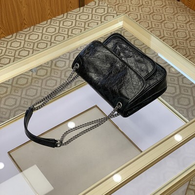 Designer 2025S new large capacity commuting wandering chain women shoulder crossbody bag handbag trend