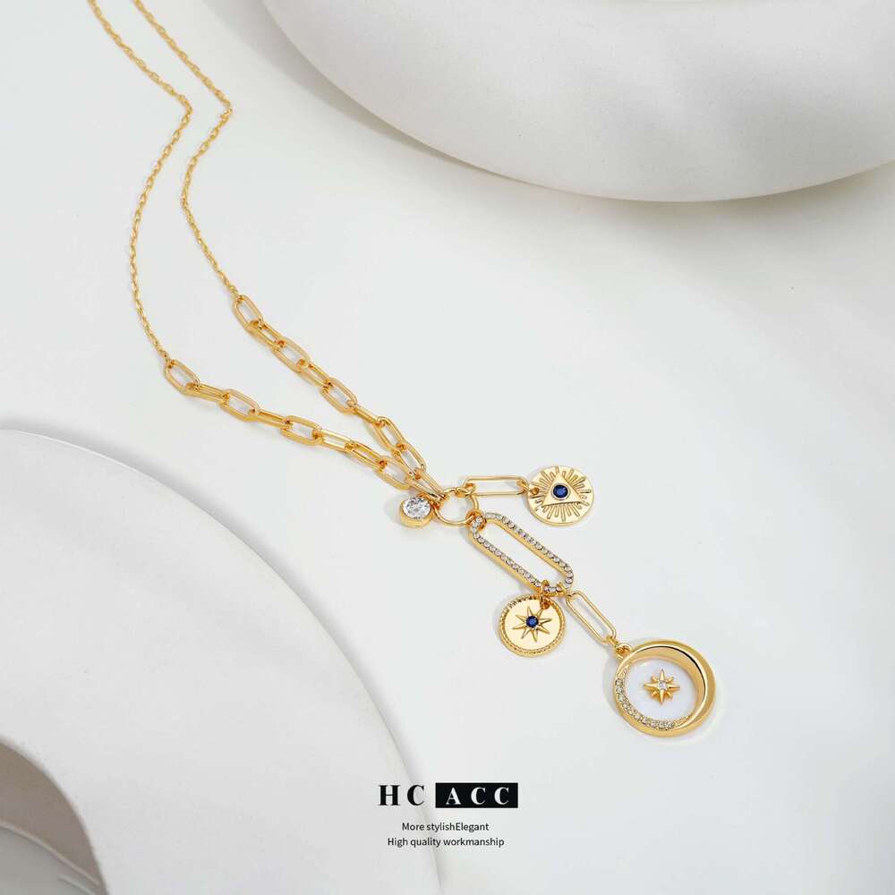 Fashionable niche design with dia inlaid relief pendant, trendy women's necklace accessories