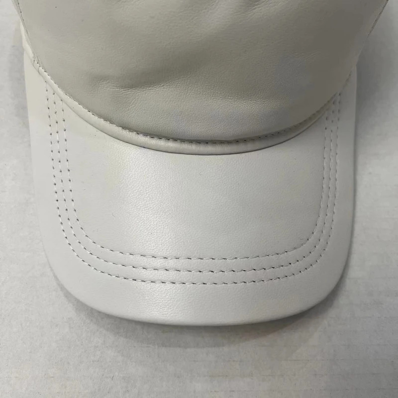 Winter leather white hat mens fashion Korean Kpop 5-panel large Brim baseball cap mens casual travel rock Gorra Beisbol 241206