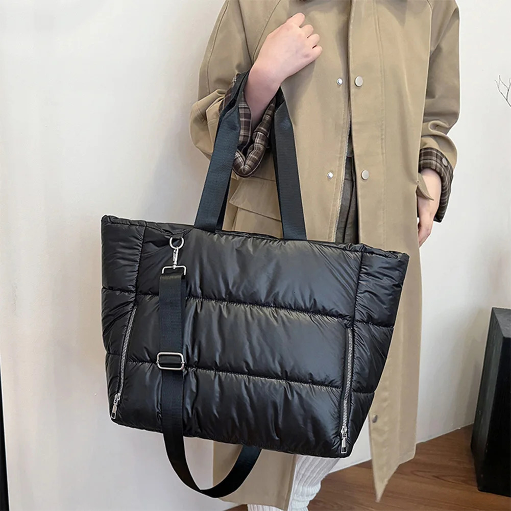 Puffer Gym Handbag Womens Large Capacity Bedding Puffy Handbag Down Cross Bag Winter Cotton Fitness Shoulder Bag 241205