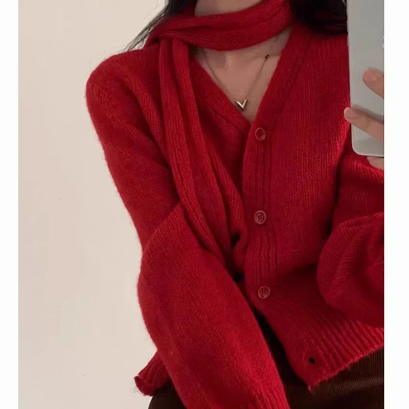 Simple Christmas set knitted cardigan wool sweater for women French chic solid scarf long sleeved Vneck womens jacket autumn top 241206