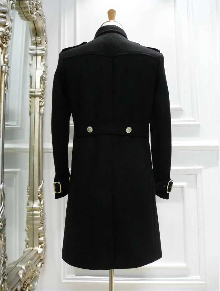 In the 1940s European fashion was popular for winter mens lapels German military uniforms retro trench coats German SS double perforated wool coats X2