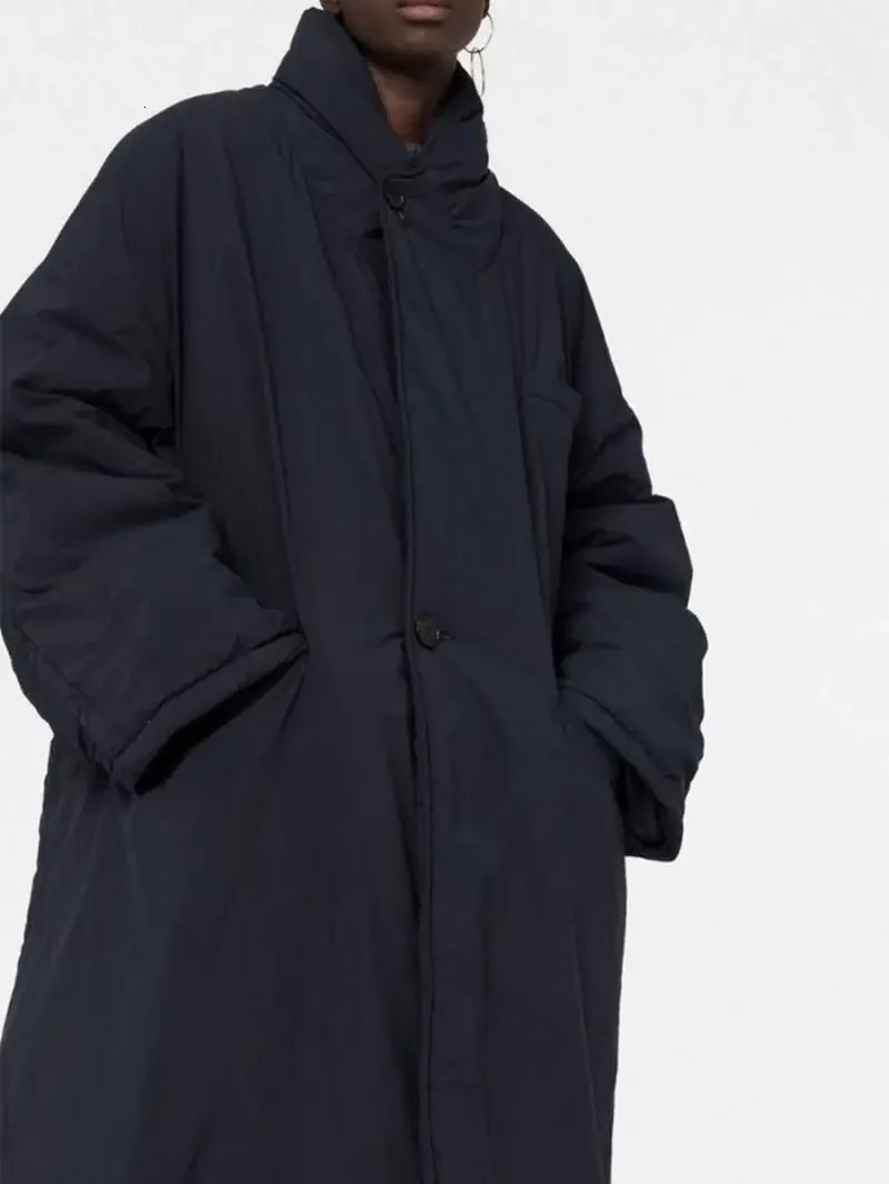 2025 Early Spring Standing Collar CottonPadded Coat Over The Knee Long Black Breasted Silhouette Loose Womens Trench 241202