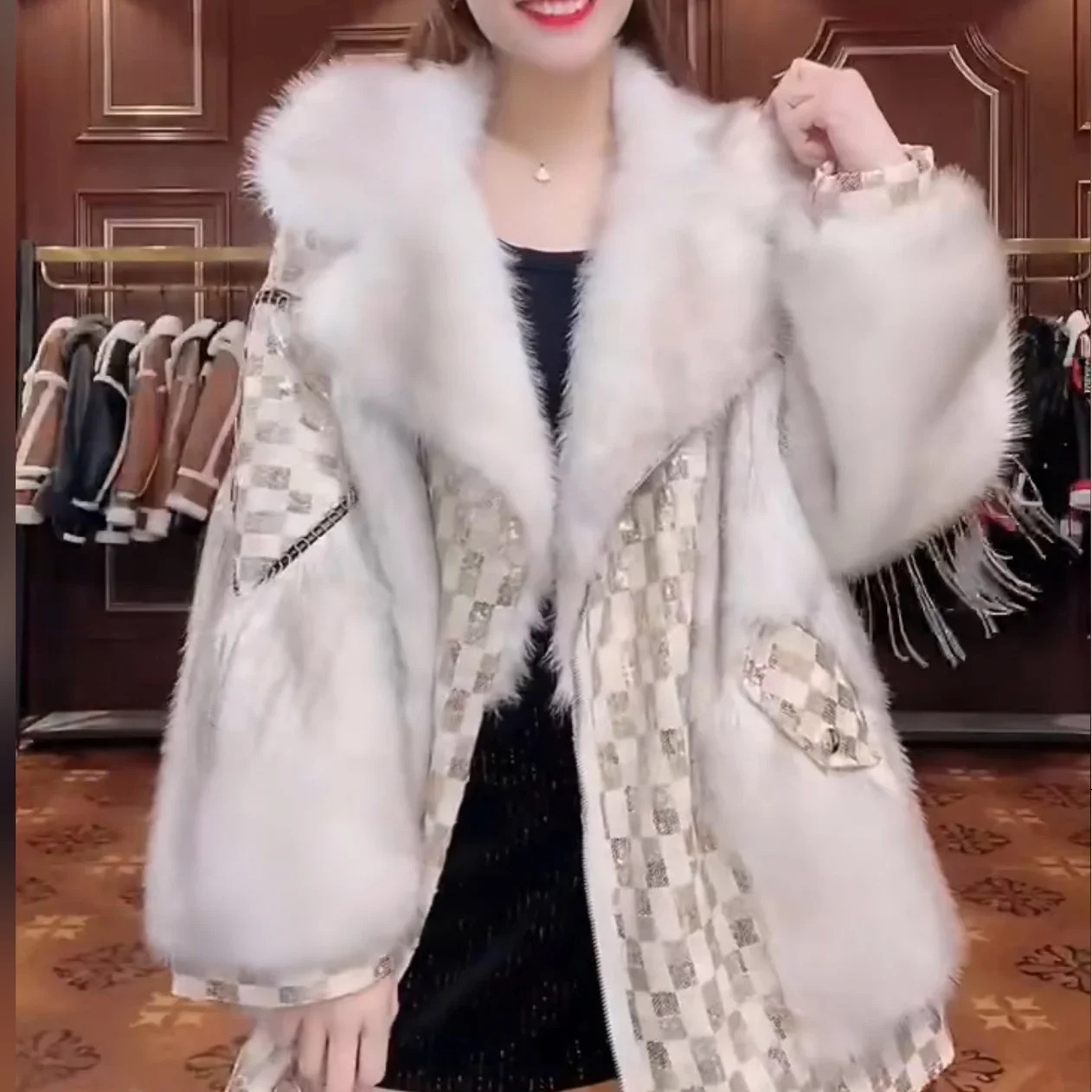 Street fashion trend Winter fur integrated sequin diamond fur coat and jacket womens sheepskin coat fashionable jacket 241202