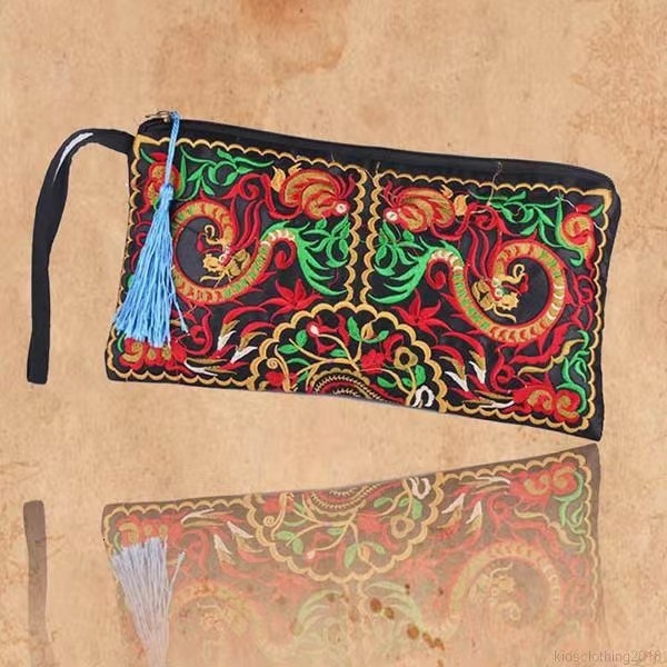 Ethnic style embroidery long wallet, large capacity hand-held women's dinner bag, mobile phone coin purse wallet