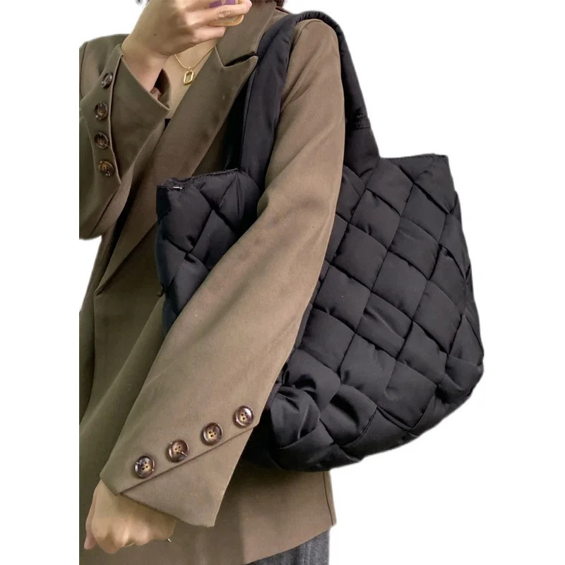 Winter woven nylon cushion handbag large capacity feather down duvet cover shoulder bag with small phone wallet pillow bag 241205