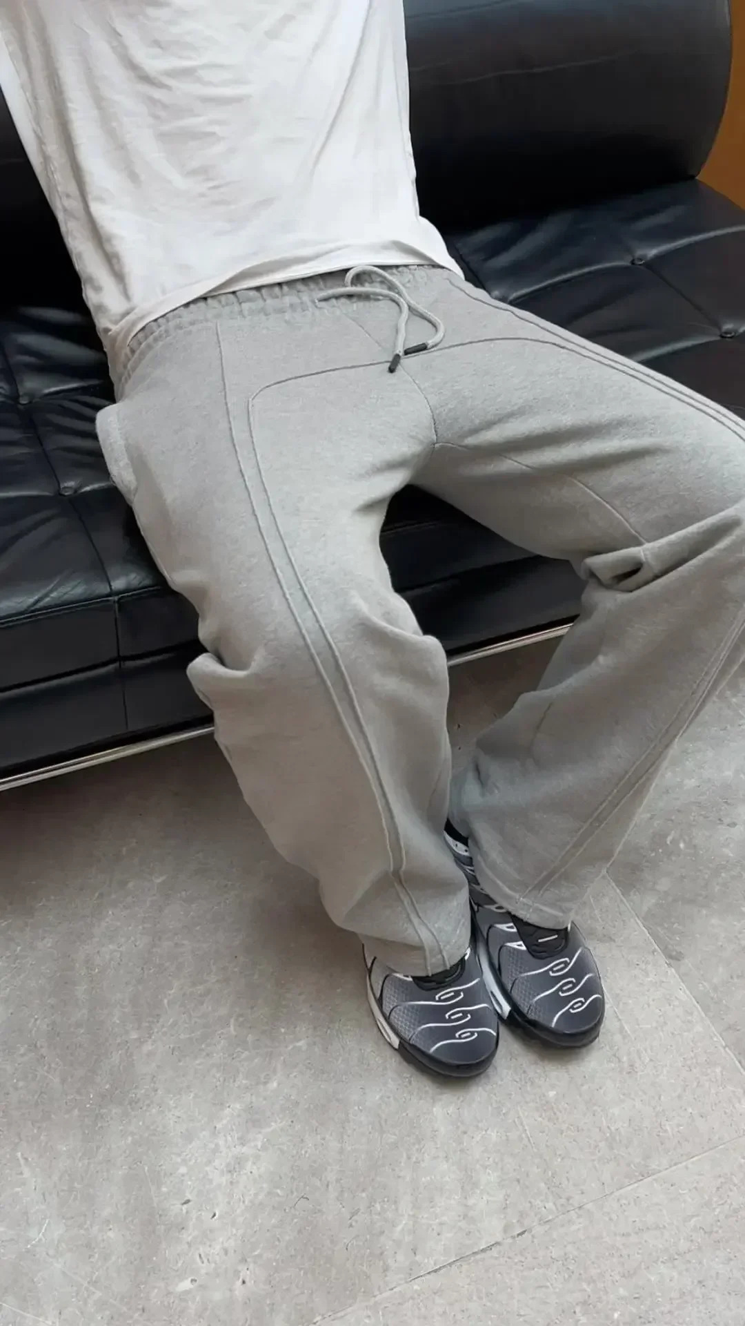 Fashionable and casual mens solid straight pants High Street Harajuku retro hip-hop loose personalized street clothing mens clothing halo 241205