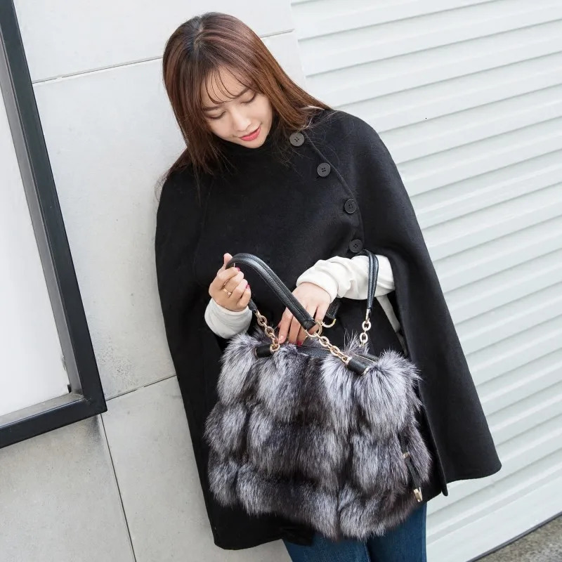 Womens Genuine Fur Shoulder Bag Natural Fluffy Fox Fur Cross Body Bag Womens Large Capacity Fashion Handbag 241205