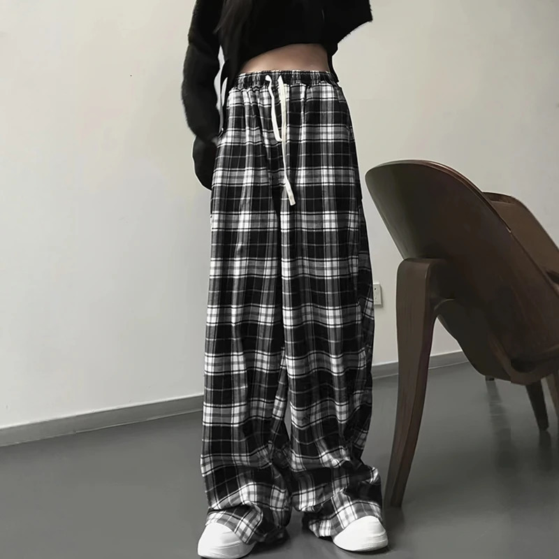 2024 Thin Women Korean Version of Highwaisted Wideleg Pants Casual Straight Hit Color Plaid Elastic Waist Dragging 241203