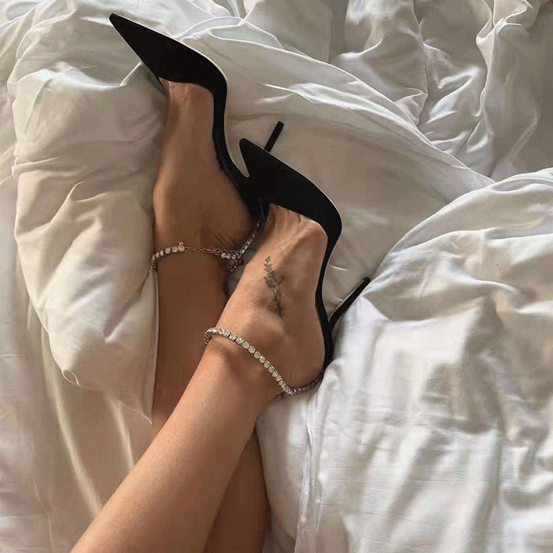 BVJC's new water diamond pointed straight buckle strap toe sandals with women's slim heel design, niche high heels