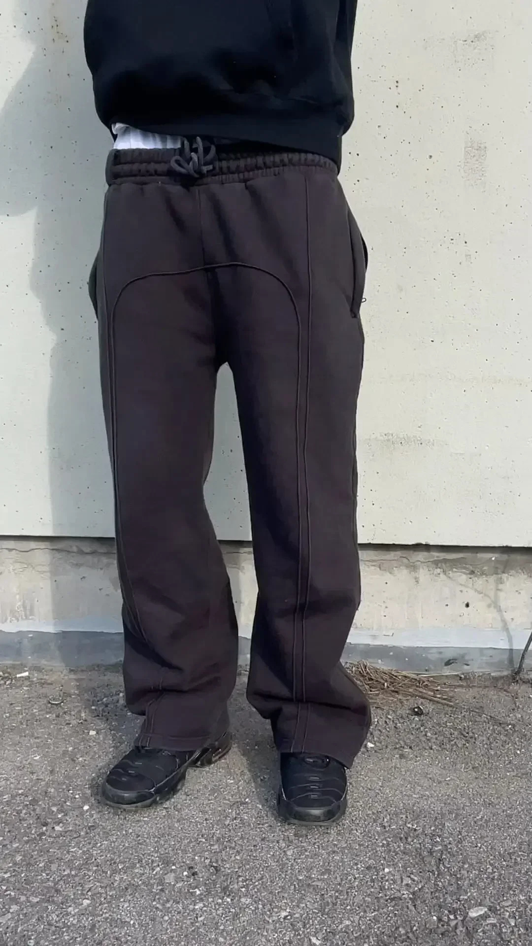 Fashionable and casual mens solid straight pants High Street Harajuku retro hip-hop loose personalized street clothing mens clothing halo 241205