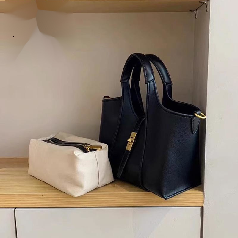 New Fashionable Canvas Large Capacity Vegetable Basket, Bucket Casual Commuting Wing Mother Bag Designer Handbag