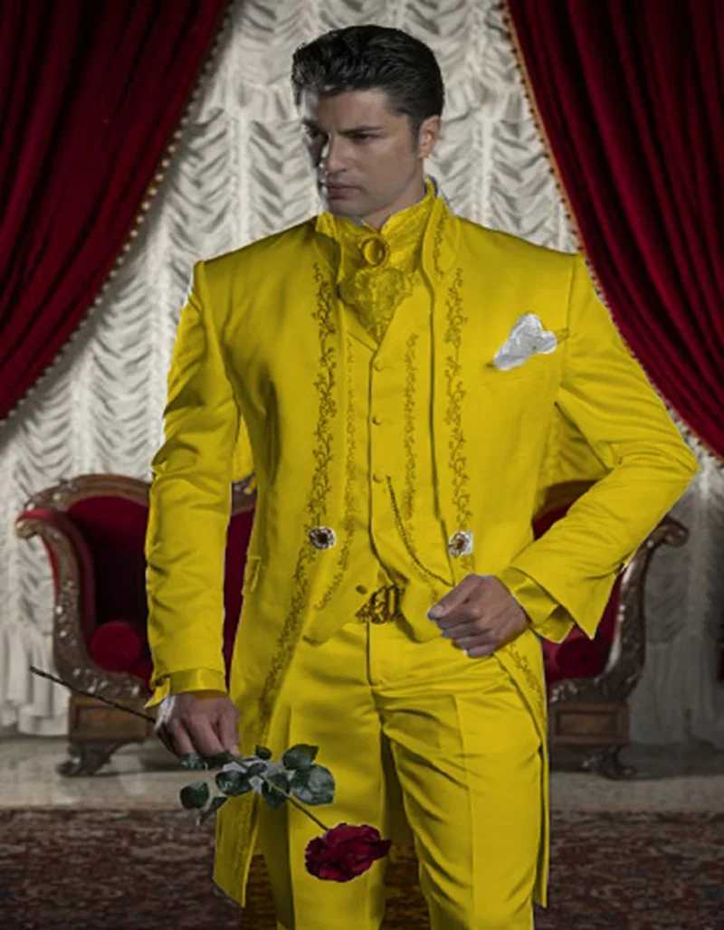 2024 New Arrival White With Gold Embroidery Groom Tuxedos Groomsmen Mens Wedding Prom Suits For Men 3 Pieces(Jacket+Pants+Vest)XJ241207