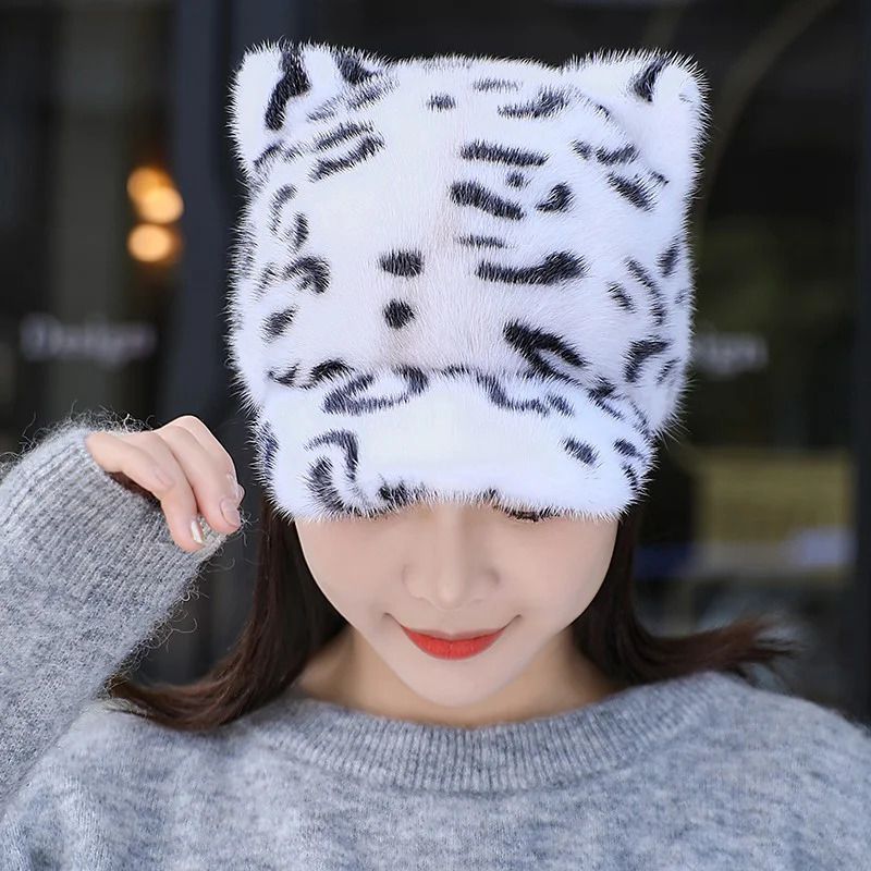 Fashionable Korean womens baseball cap winter thick mink duck cap cute cat ears real fur outdoor casual ear cap 241206
