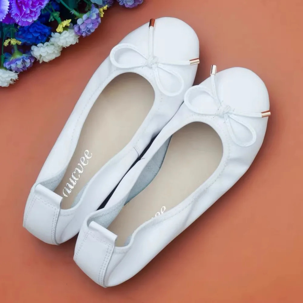 2024 Womens Leather Breathable Comfortable Ballet Flat Driving Shoes Fashionable Sliding in Shallow Load Office Boat 241206