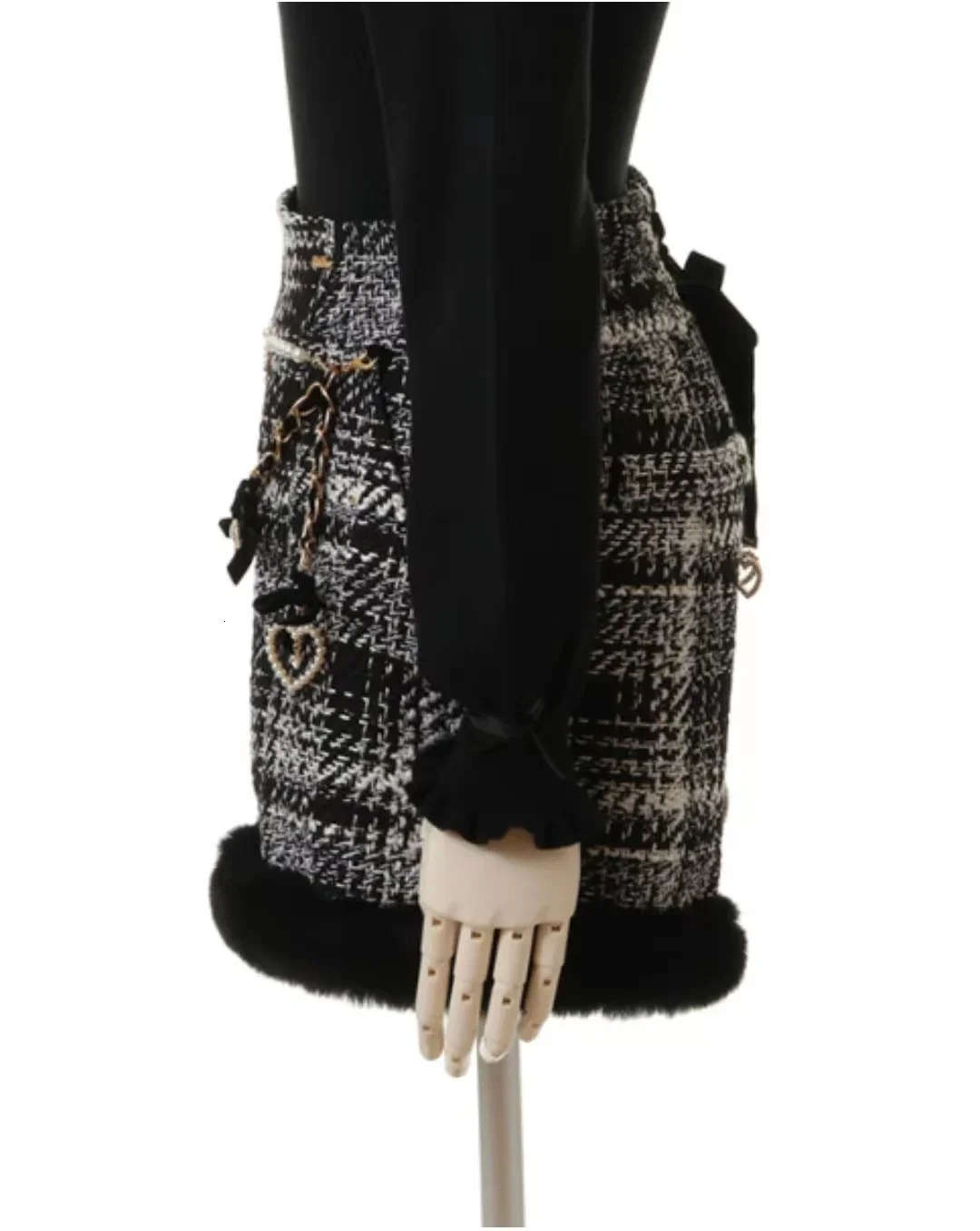 Autumn Winter Japan Mine Series Sweet High Waist Wool Shorts Thin Ranunculus Coarse Hemp Womens Shorts 241206