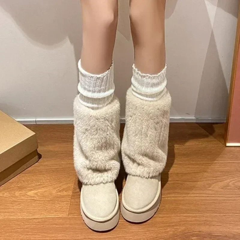 2023 Womens Skating Boots Winter Round Toes Solid Wood Plush Warm Middle Heel Waterproof Casual Snow 241206