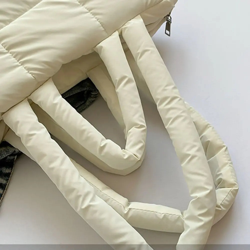 Korean style large capacity womens down bag solid color shoulder bag 241205