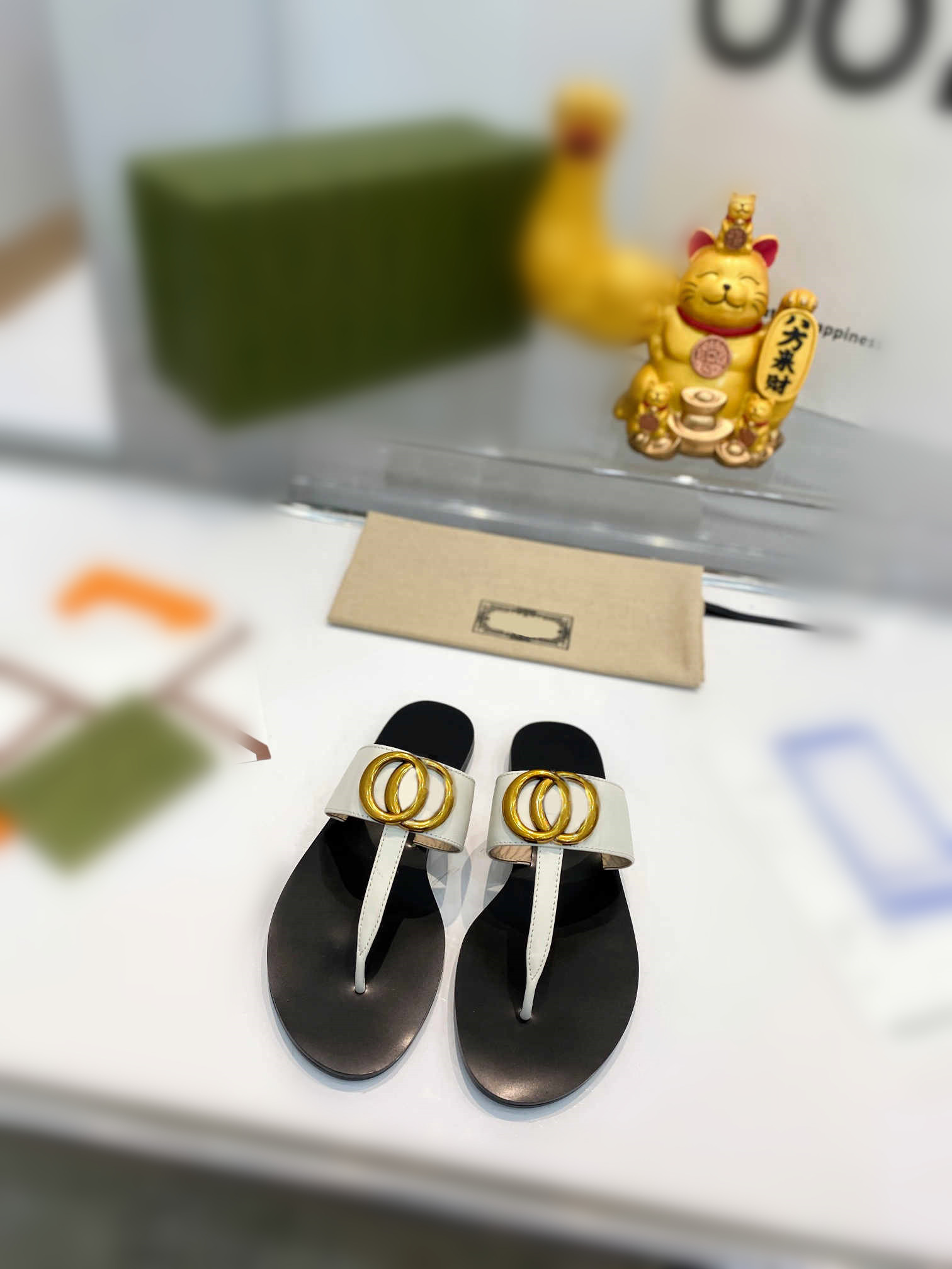Summer luxury Sandals Designer women Flip flops Slipper Fashion Genuine Leather slides Metal Chain Ladies Casual shoes