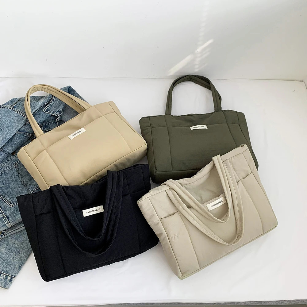 Womens bedding handbag lightweight fluffy homeless bag large capacity down bag 241205