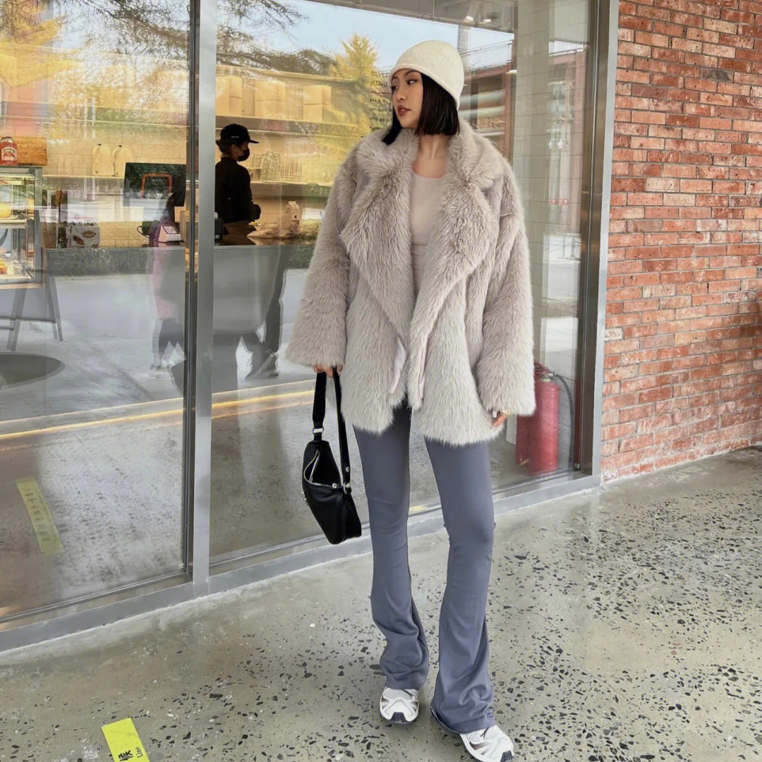 Fashionable street style fox fur coat loose suit collar medium long womens autumn and winter fur coat 241202