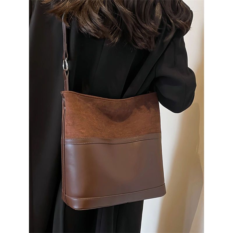 High Quality Water Bucket Bag, Large Capacity Light Luxury Shoulder Bag Fashionable Retro Armpit Bag