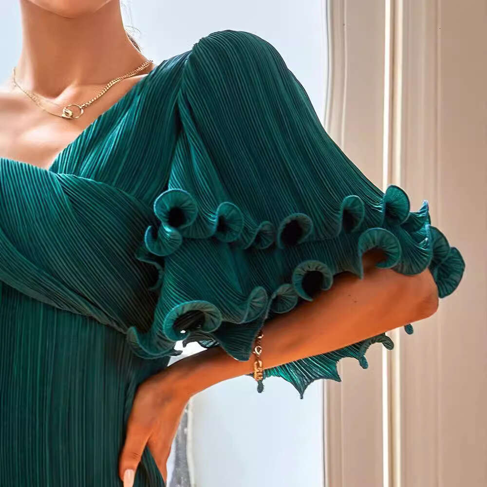 European and American women's green criss crossing design trumpet sleeve party mid length group dress 2024 new temperament chic elegant clothing