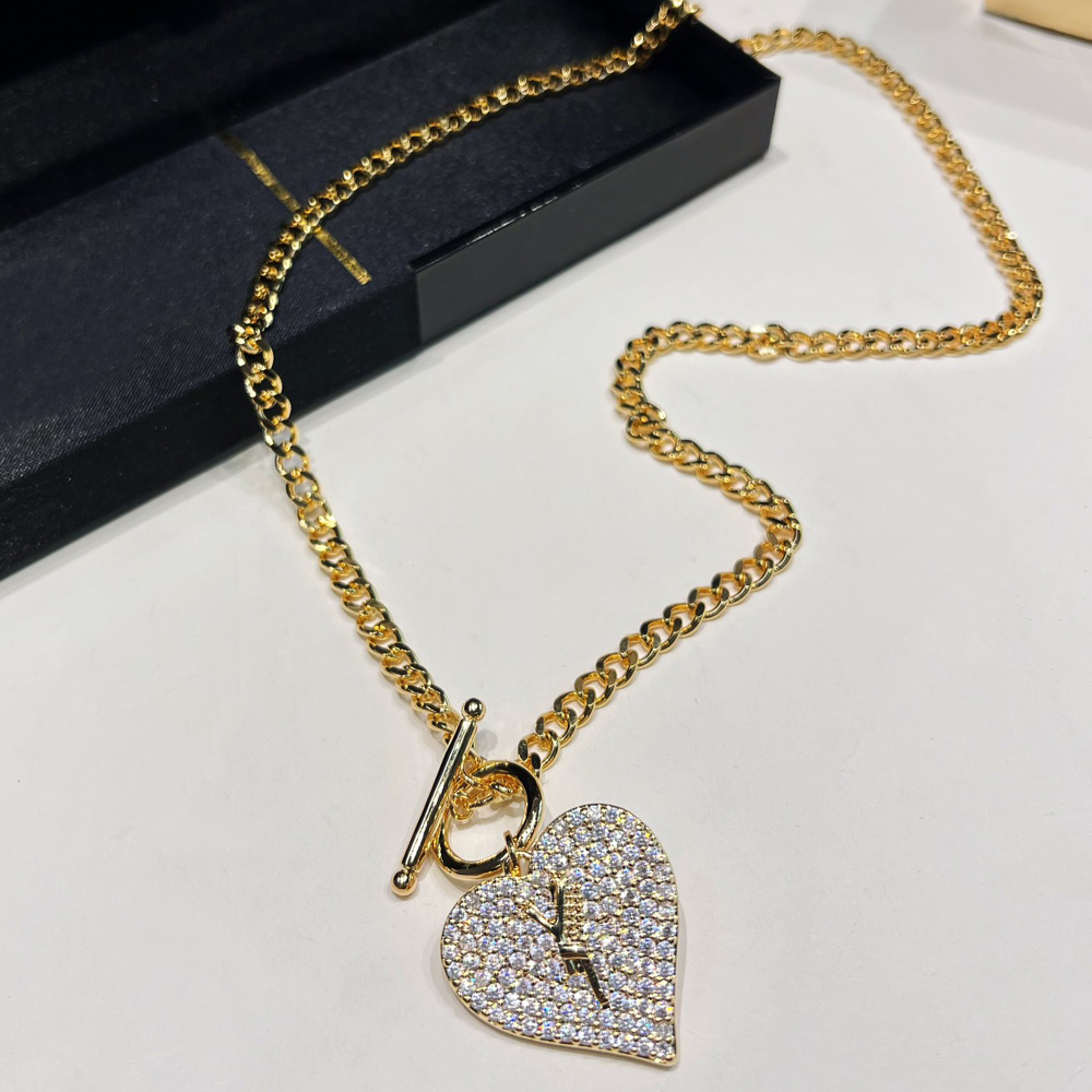 Pearl Letter Pendants Crystal Necklaces Chains Designer Jewelry Pendant Choker Men Women Girls Christmas Never Fading Jewelry Gifts High Quality Copper Material