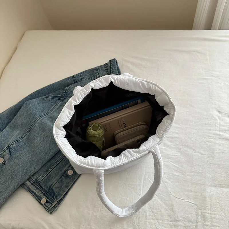 Butterfly shoulder bag large capacity handbag womens commuting leisure down cotton pad lower arm shoulder 241205