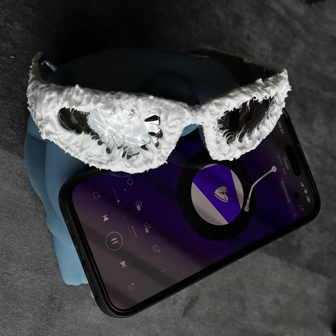 Hu Ban Personalized Punk Sunglasses for Men Y2K Hip Hop Retro Small Frame Performance Party Sunglasses for Women 241206