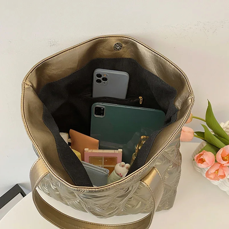 Gold silver large capacity handbag womens handbag fashion winter down shoulder bag womens travel notebook bag 241205