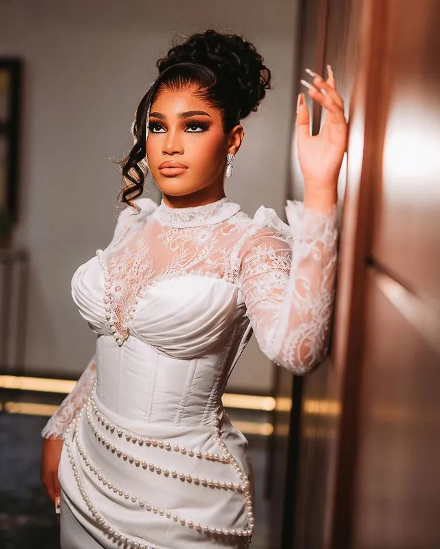 Elegant Tea Length Sheath Wedding Dress Pearls Beading Long Sleeves Ivory Lace Bridal Gowns 2025 Vintage Satin Bride Reception Dresses