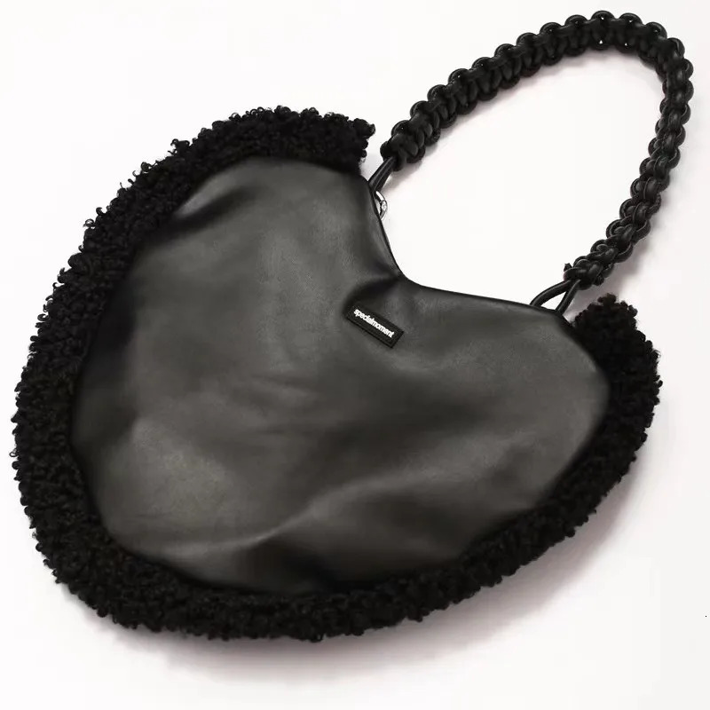 Fashionable heart-shaped shoulder bag suitable for women high-capacity retro plain weave handbag fully matched simple and personalized PU handbag 2412