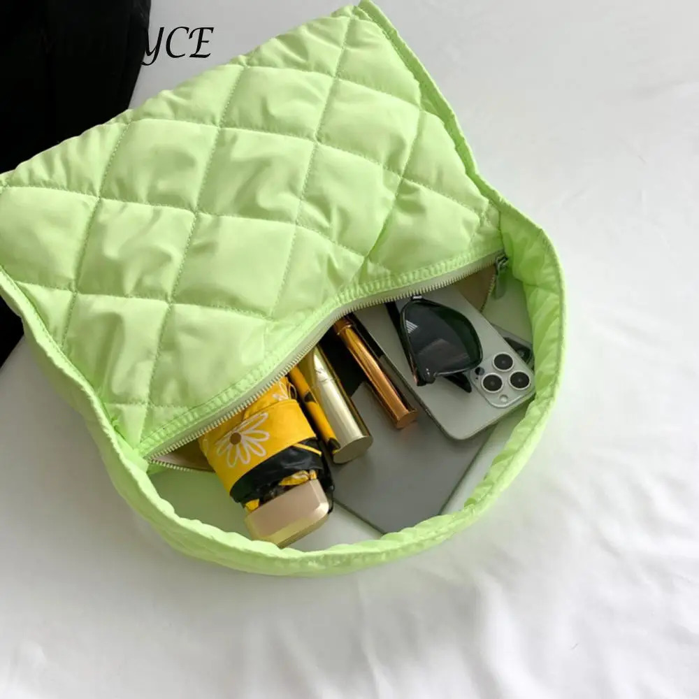 Womens Down Stray Bag Zipper Underbag Large Capacity Fashionable Lightweight Daily Handbag 241205