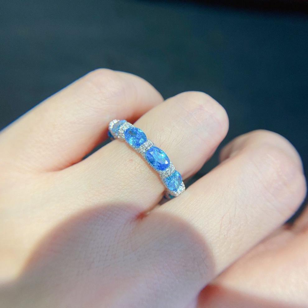 Sell Sparkling Wedding Rings Luxury Designer Jewelry 925 Sterling Silver Oval Cut Sky Blue 5A Cubic Zircon CZ Diamond Elegant Eternity Party Women Ban