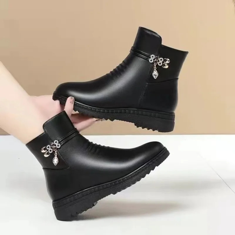 Leather Womens Boots 2024 Winter Thick Wool Lining Genuine Snow Large Size Shoes 241206
